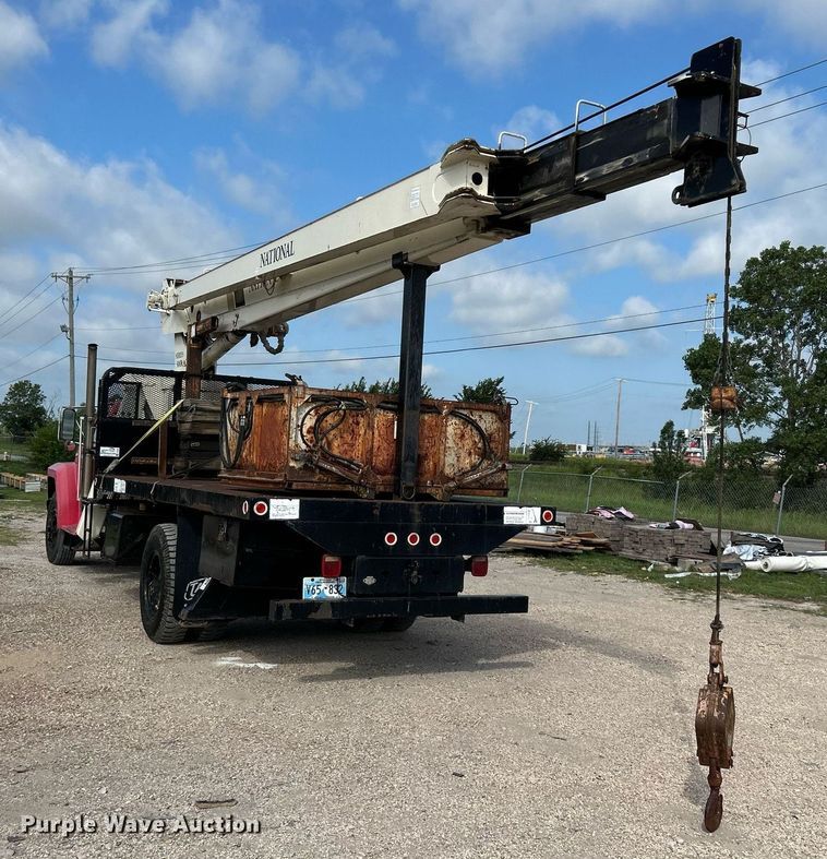 image for item DI7904 1990 Ford F800  crane truck