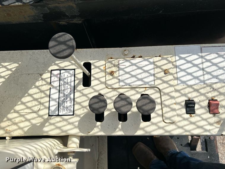 image for item DI7904 1990 Ford F800  crane truck