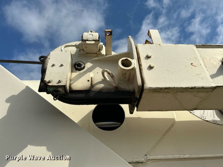 image for item DI7904 1990 Ford F800  crane truck