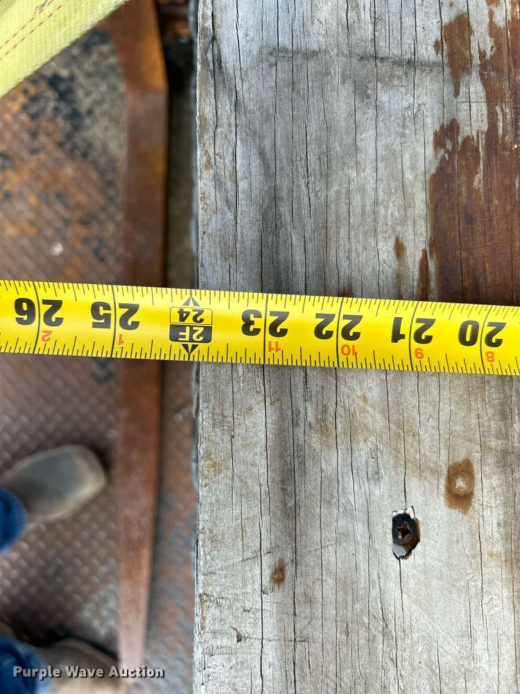 image for item DI7904 1990 Ford F800  crane truck