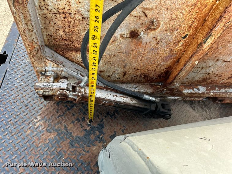 image for item DI7904 1990 Ford F800  crane truck