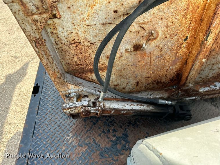 image for item DI7904 1990 Ford F800  crane truck