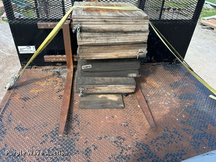 image for item DI7904 1990 Ford F800  crane truck