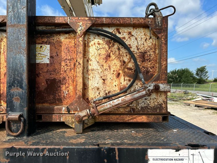 image for item DI7904 1990 Ford F800  crane truck