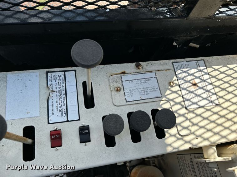 image for item DI7904 1990 Ford F800  crane truck