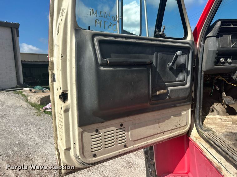 image for item DI7904 1990 Ford F800  crane truck