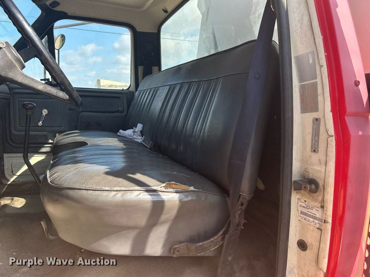 image for item DI7904 1990 Ford F800  crane truck