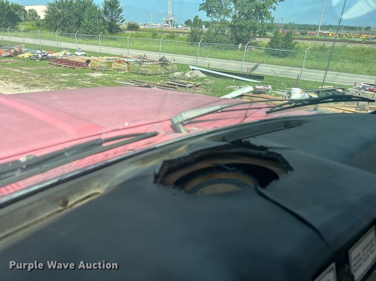 image for item DI7904 1990 Ford F800  crane truck