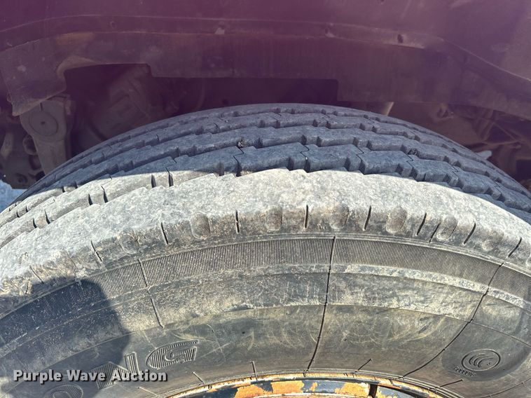 image for item DI7904 1990 Ford F800  crane truck