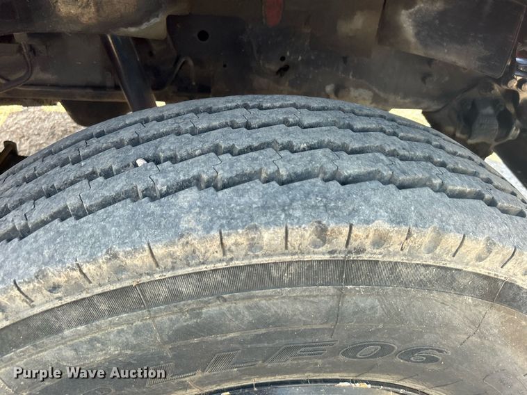 image for item DI7904 1990 Ford F800  crane truck