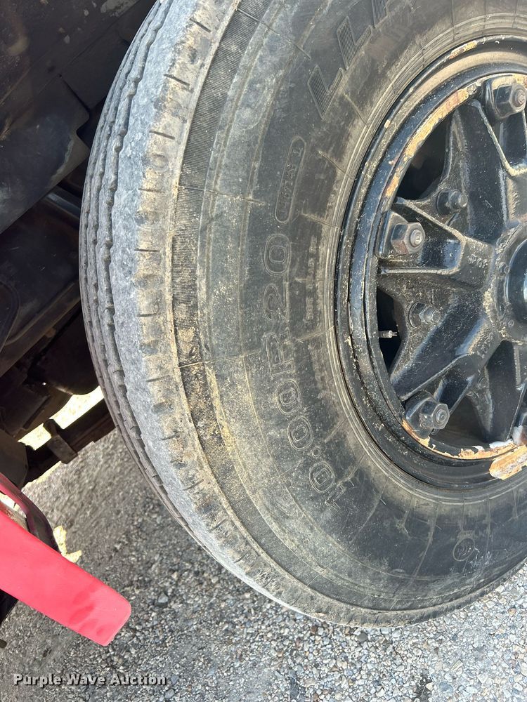 image for item DI7904 1990 Ford F800  crane truck