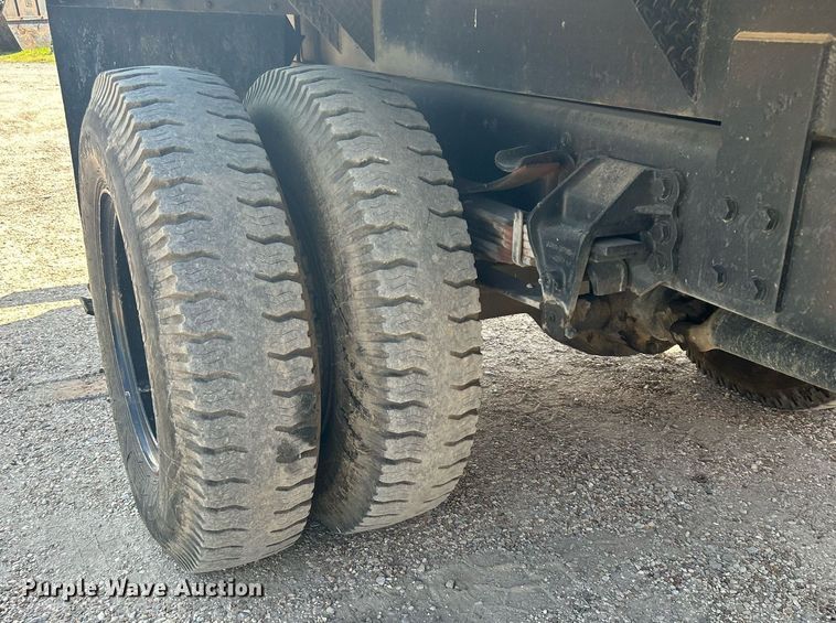 image for item DI7904 1990 Ford F800  crane truck