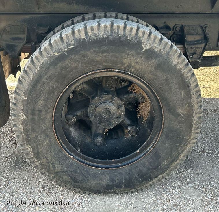 image for item DI7904 1990 Ford F800  crane truck