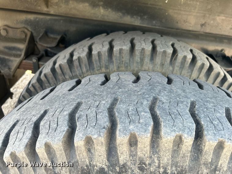 image for item DI7904 1990 Ford F800  crane truck