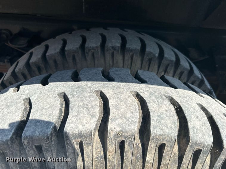 image for item DI7904 1990 Ford F800  crane truck