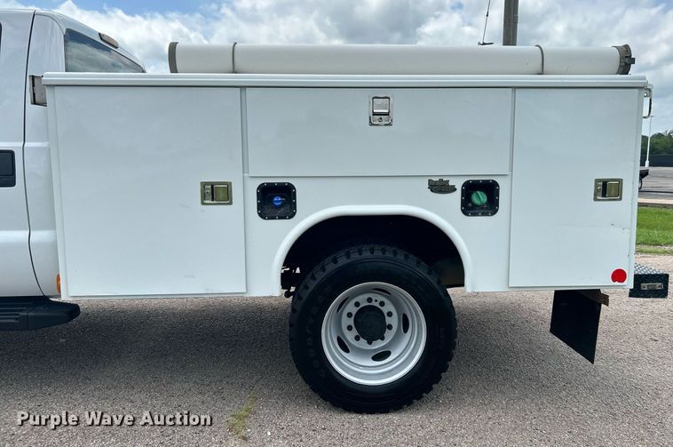 image for item DI7913 2011 Ford F550 Super Duty  Crew Cab utility / service truck