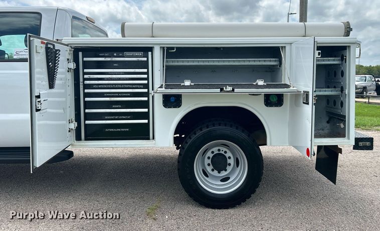 image for item DI7913 2011 Ford F550 Super Duty  Crew Cab utility / service truck