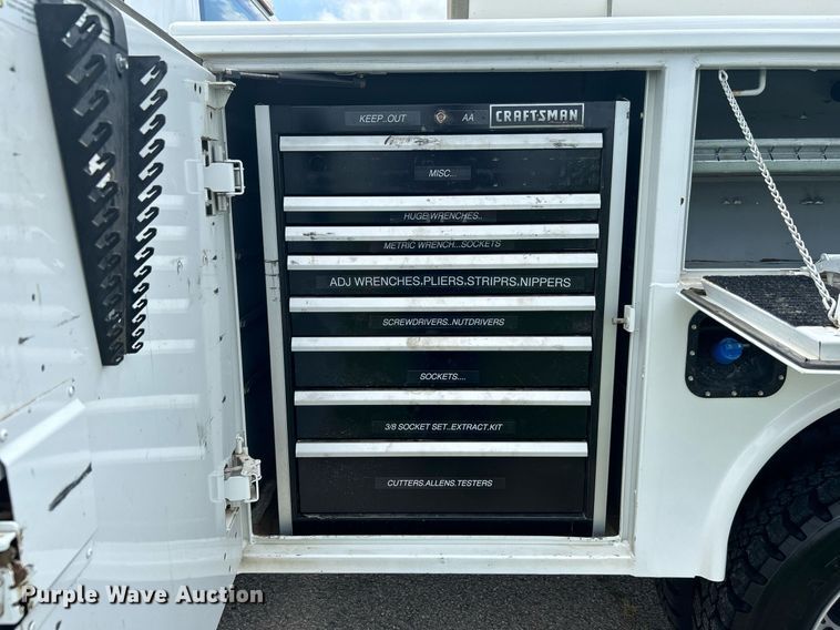 image for item DI7913 2011 Ford F550 Super Duty  Crew Cab utility / service truck