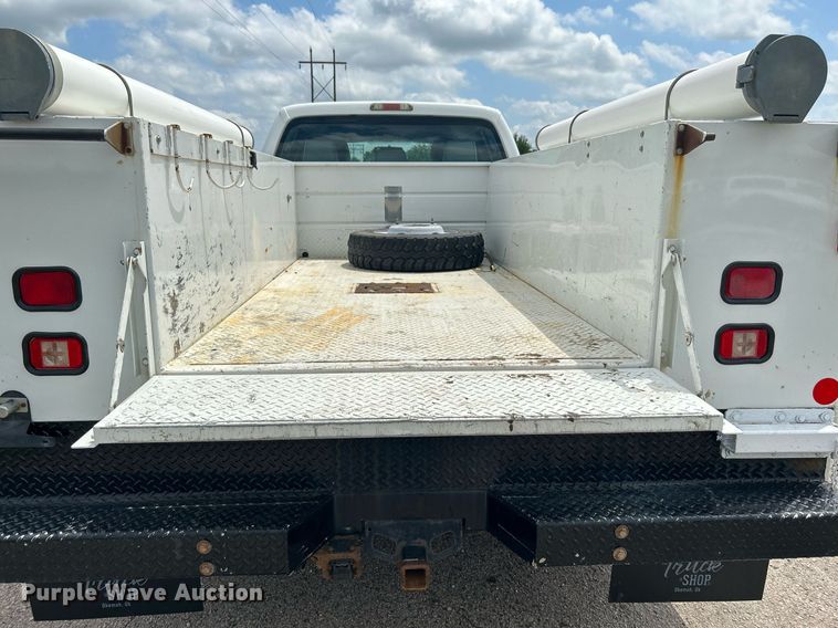 image for item DI7913 2011 Ford F550 Super Duty  Crew Cab utility / service truck