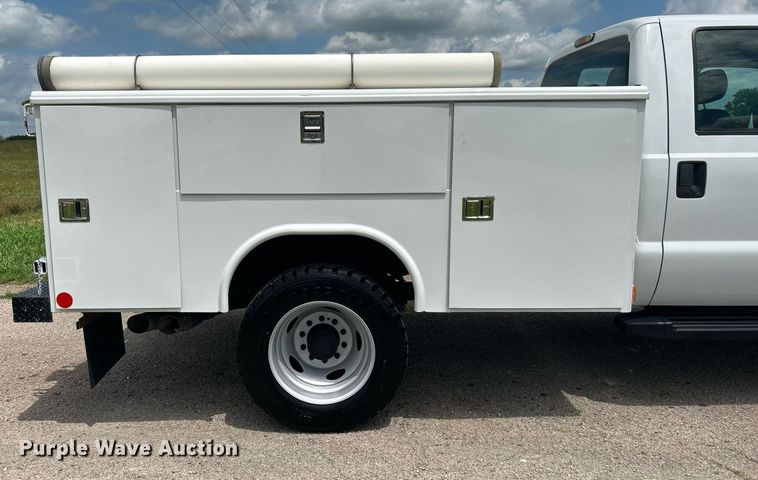 image for item DI7913 2011 Ford F550 Super Duty  Crew Cab utility / service truck