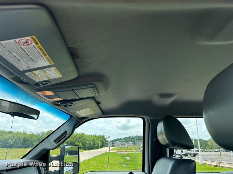 image for item DI7913 2011 Ford F550 Super Duty  Crew Cab utility / service truck