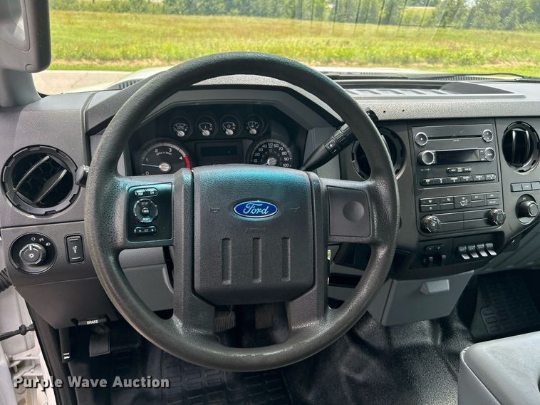 image for item DI7913 2011 Ford F550 Super Duty  Crew Cab utility / service truck