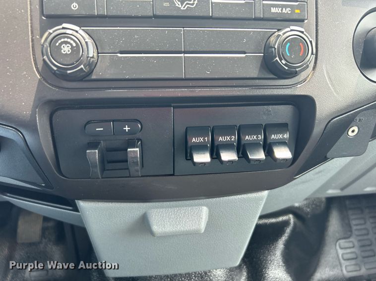 image for item DI7913 2011 Ford F550 Super Duty  Crew Cab utility / service truck