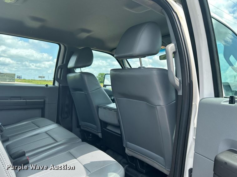 image for item DI7913 2011 Ford F550 Super Duty  Crew Cab utility / service truck