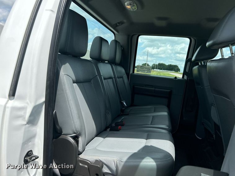 image for item DI7913 2011 Ford F550 Super Duty  Crew Cab utility / service truck