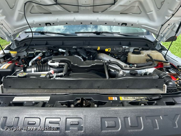 image for item DI7913 2011 Ford F550 Super Duty  Crew Cab utility / service truck