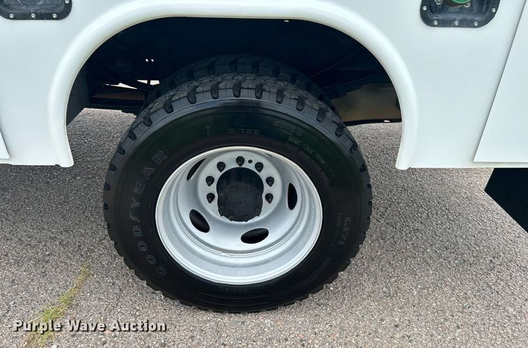 image for item DI7913 2011 Ford F550 Super Duty  Crew Cab utility / service truck