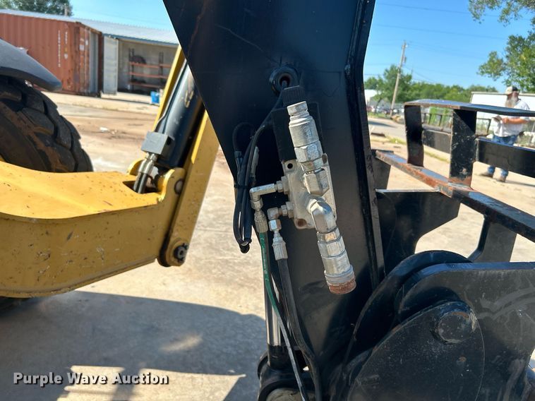 image for item DI7915 2013 Caterpillar TL1055C  telehandler