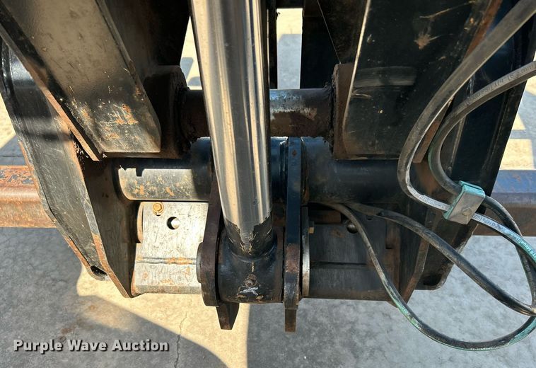 image for item DI7915 2013 Caterpillar TL1055C  telehandler