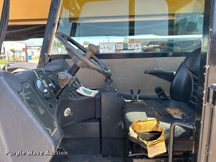 image for item DI7915 2013 Caterpillar TL1055C  telehandler