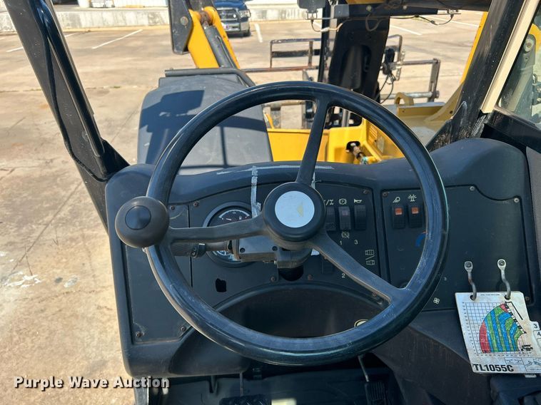 image for item DI7915 2013 Caterpillar TL1055C  telehandler