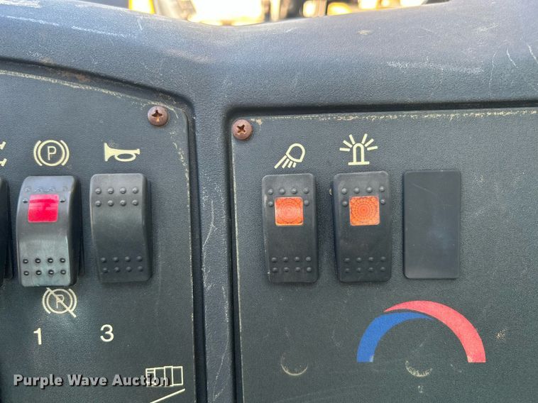 image for item DI7915 2013 Caterpillar TL1055C  telehandler