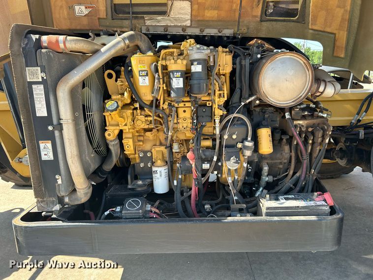 image for item DI7915 2013 Caterpillar TL1055C  telehandler