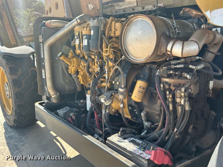 image for item DI7915 2013 Caterpillar TL1055C  telehandler