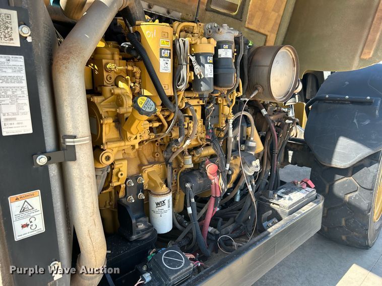 image for item DI7915 2013 Caterpillar TL1055C  telehandler