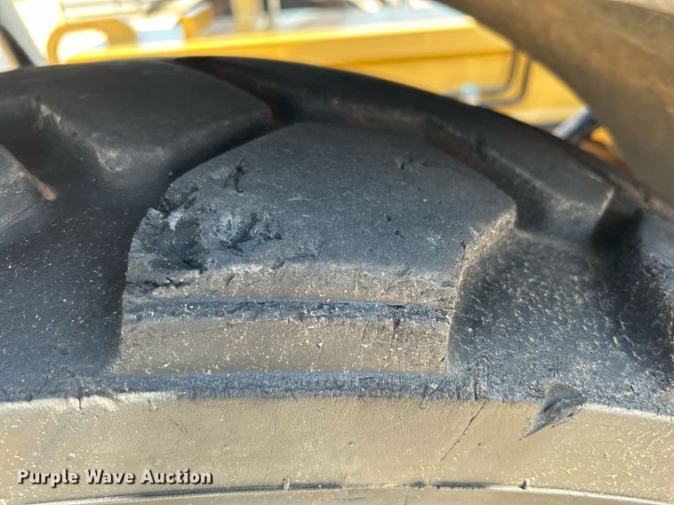 image for item DI7915 2013 Caterpillar TL1055C  telehandler