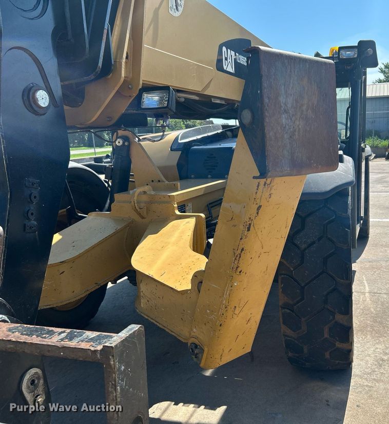 image for item DI7915 2013 Caterpillar TL1055C  telehandler