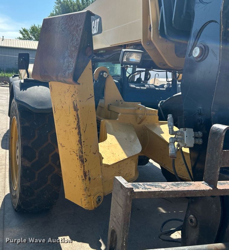 image for item DI7915 2013 Caterpillar TL1055C  telehandler