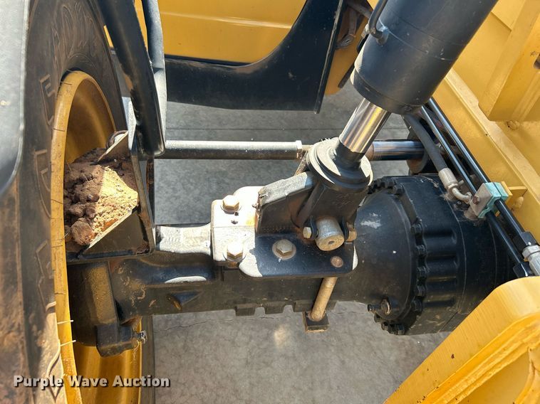 image for item DI7915 2013 Caterpillar TL1055C  telehandler