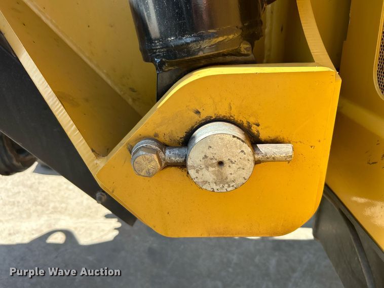 image for item DI7915 2013 Caterpillar TL1055C  telehandler