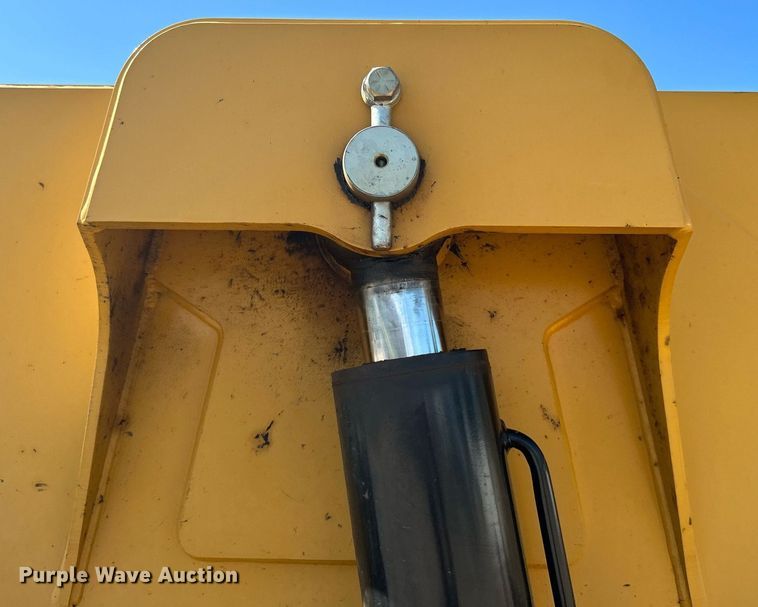 image for item DI7915 2013 Caterpillar TL1055C  telehandler