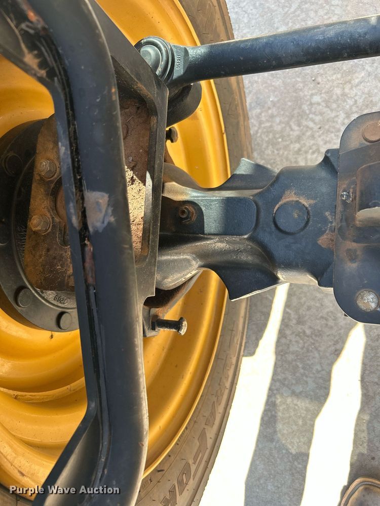 image for item DI7915 2013 Caterpillar TL1055C  telehandler