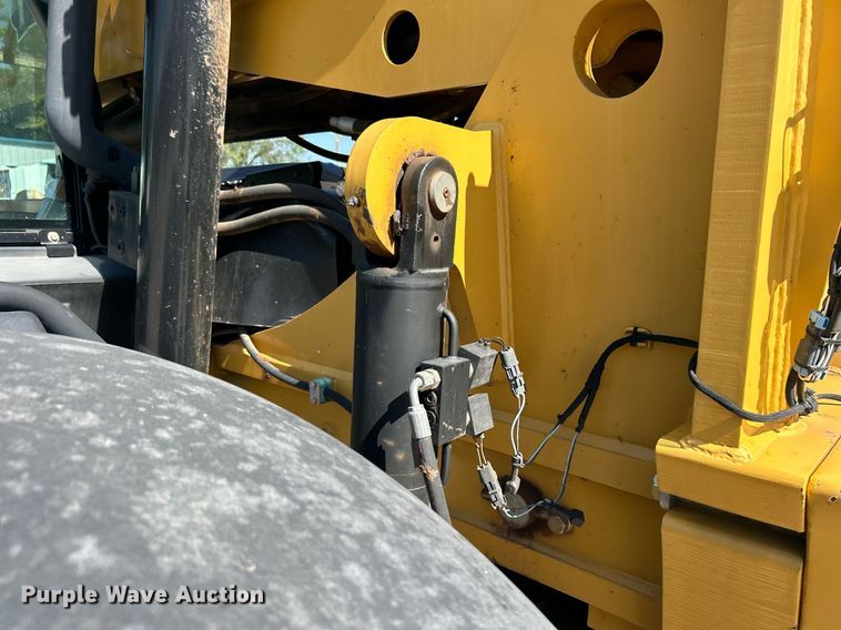 image for item DI7915 2013 Caterpillar TL1055C  telehandler