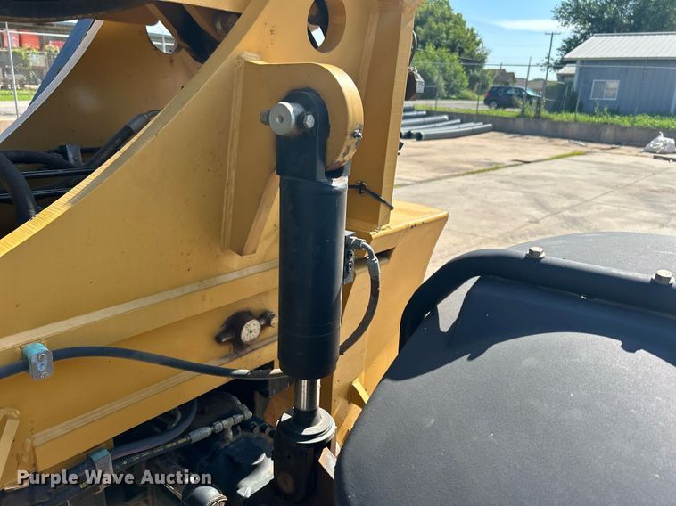 image for item DI7915 2013 Caterpillar TL1055C  telehandler