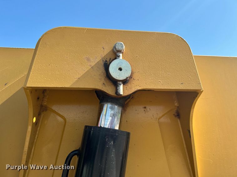 image for item DI7915 2013 Caterpillar TL1055C  telehandler