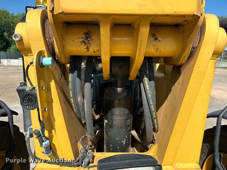 image for item DI7915 2013 Caterpillar TL1055C  telehandler
